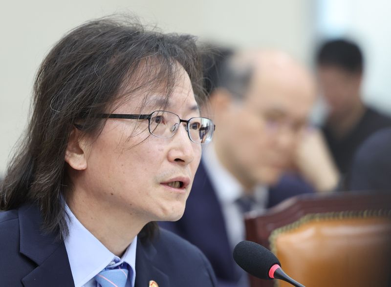 [서울=뉴시스] 최진석 기자 = 주병기 공정거래위원장이 12일 여의도 국회에서 열린 정무위원회의 공정거래위원회 등에 대한 국정감사에 출석해 의원 질의에 답변하고 있다. 2026.10.12. myjs@newsis.com