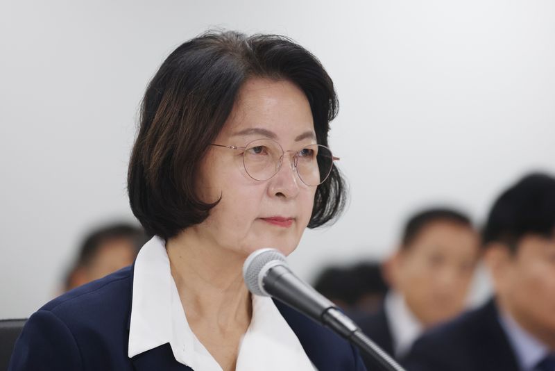 추미애 경기도지사가 13일 경기 수원시 영통구 경기도청에서 열린 국회 행정안전위원회의 경기도에 대한 국정감사에서 의원 질의를 경청하고 있다. /사진=뉴스1