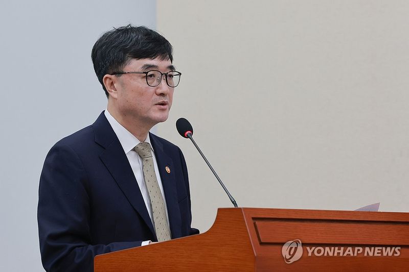 인사말·업무보고하는 임기근 국조실장 (출처=연합뉴스)