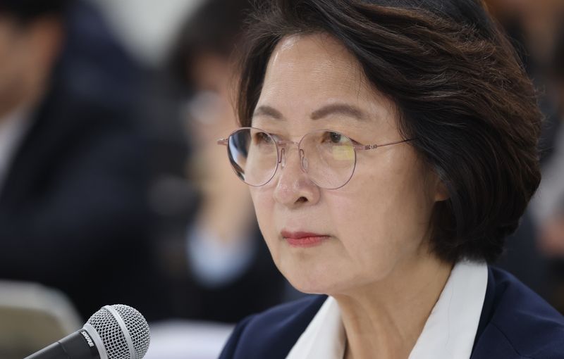 추미애 경기도지사가 13일 경기 수원시 영통구 경기도청에서 열린 국회 행정안전위원회의 경기도에 대한 국정감사에서 의원 질의를 경청하고 있다. /사진=뉴스1