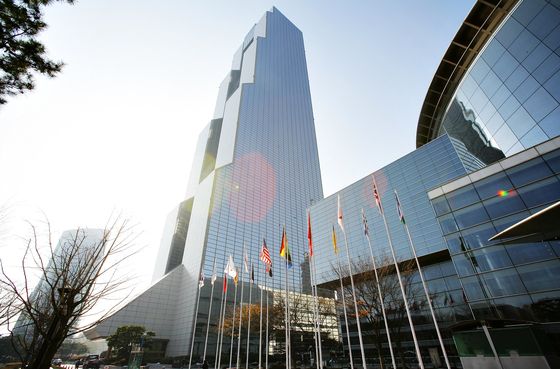 Column Internal Packaging Two months after European Union packaging rules took effect, 83% of ...