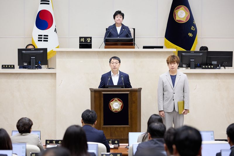 용인특례시의회가 대한민국과 경기남부지역 발전을 위한 제5차 국가철도망 구축계획 반영 촉구 결의안을 채택했다. 용인시의회 제공