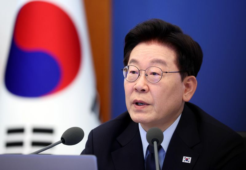 이재명 대통령이 15일 청와대에서 열린 수석보좌관회의에서 발언하고 있다. 청와대통신사진기자단