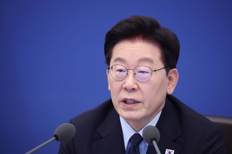 이재명 대통령이 15일 청와대에서 열린 수석보좌관회의에서 발언하고 있다. 청와대통신사진기자단