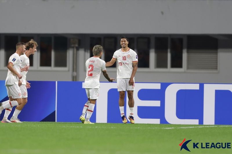 [서울=뉴시스]강원FC, ACL2서 프놈펜에 1-2 충격패. (사진=한국프로축구연맹 제공)