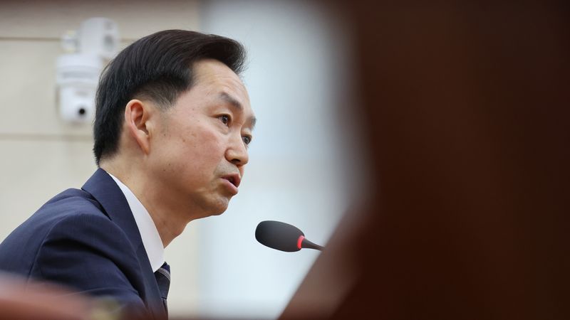 김지용 중대범죄수사청장 후보자가 14일 서울 여의도 국회에서 열린 행정안전위원회 인사청문회에서 의원 질의에 답변하고 있다. 2026.10.14 ⓒ 뉴스1 신웅수 기자