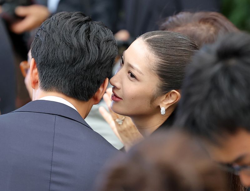 [뉴스1 ★] '케데헌' 이재, 약혼자 팔짱 끼고 등장…11월 LA서 결혼식