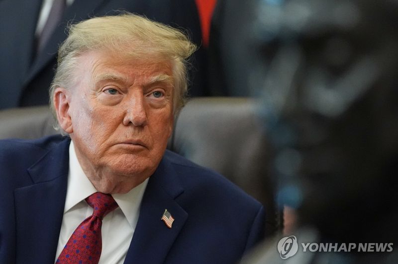 트럼프 "총살형 생중계 않겠다"…중간선거앞 여론역풍에 접어