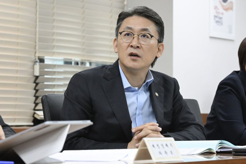 권대영 재정경제부 제1차관이 16일 정부서울청사에서 제 11차 관계부처 합동 일자리전담반(TF)을 주재하고 있다. 재정경제부 제공