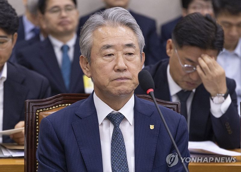 강호동 농협중앙회장이 16일 국회 농림축산식품해양수산위원회 국정감사에 참석하고 있다. 연합뉴스