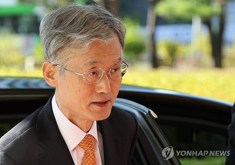 출근하는 조희대 대법원장 (출처=연합뉴스)