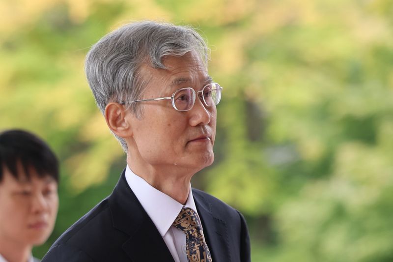 [서울=뉴시스] 권창회 기자 = 조희대 대법원장이 16일 서울 서초구 대법원으로 출근하고 있다. 2026.10.16. kch0523@newsis.com