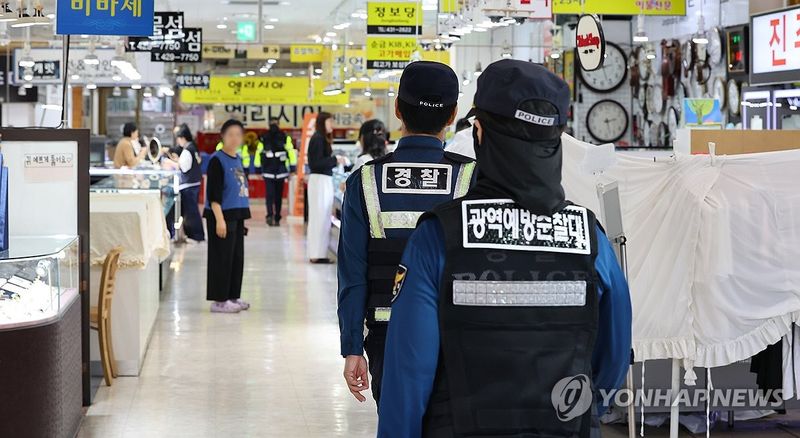 인천 흉기 난동 사건... 경찰 다중 이용시설 순찰 강화 (출처=연합뉴스)