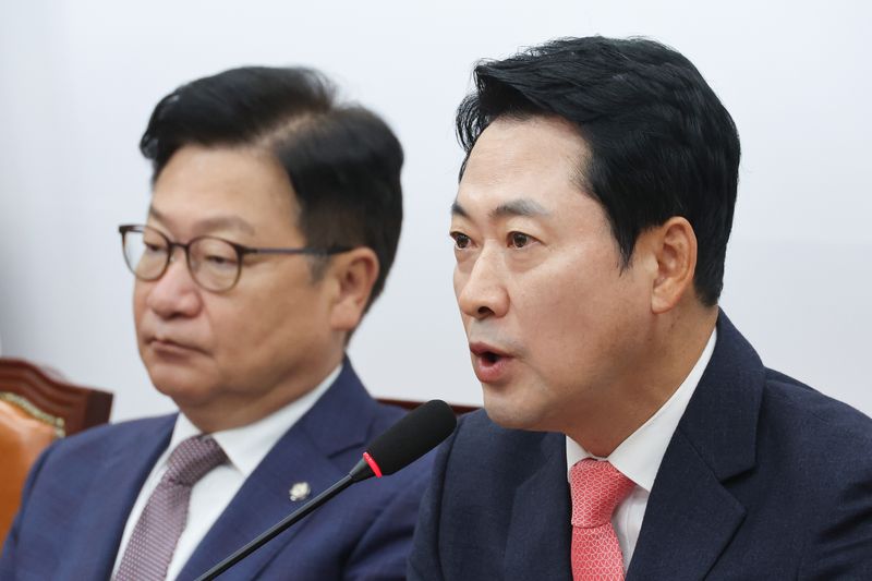 與 '조희대 탄핵' 꺼내자 野 "밀어붙여 보라"…정국 또 탄핵 공방
