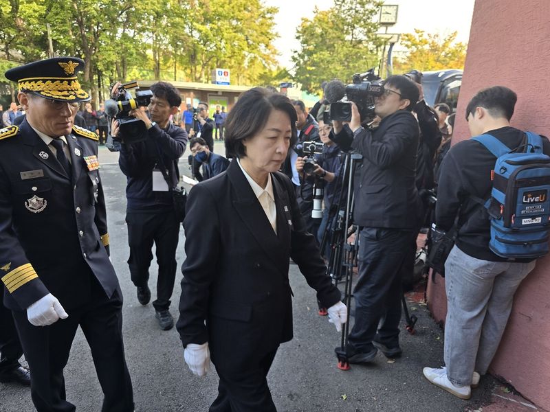 "함께해서 행복, 이제 편히 쉬십시오"…김진석 소방위, 눈물 속 영결식