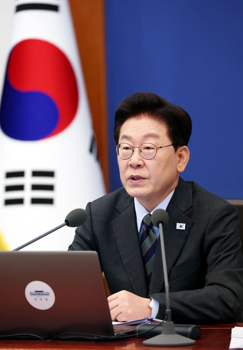 이재명 대통령이 20일 청와대에서 열린 국무회의에서 발언하고 있다. 뉴시스