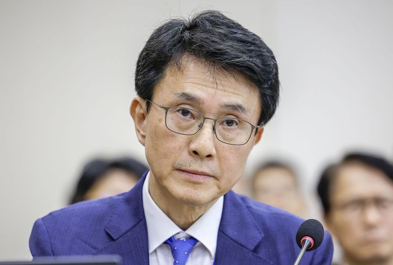박종원 한미전략투자공사 사장이 20일 서울 여의도 국회에서 열린 재정경제기획위원회의 한국수출입은행 등에 대한 국정감사에서 질문을 듣고 있다. 뉴시스