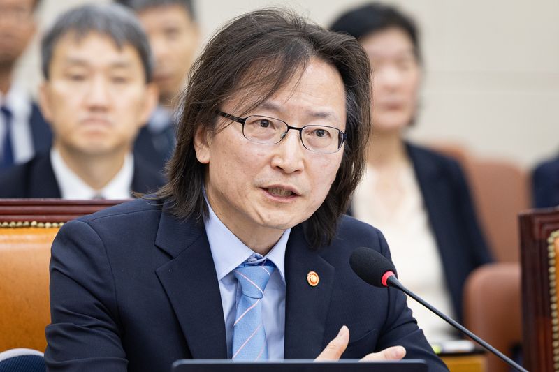 주병기 공정거래위원장이 12일 서울 여의도 국회에서 열린 정무위원회의 공정거래위원회 등에 대한 국정감사에 출석해 의원 질의에 답하고 있다. 2026.10.12 ⓒ 뉴스1 유승관 기자 /사진=뉴스1