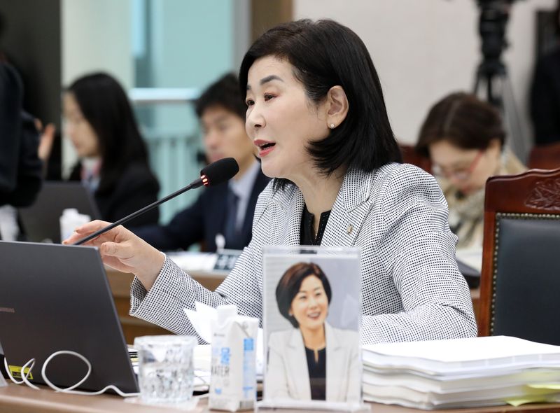 김희정 국회 교육위원회 위원장이 20일 부산 부산진구 부산교육청에서 열린 교육위원회의 부산교육청·울산교육청·경남교육청·대구교육청·경북교육청·강원교육청에 대한 국정감사에서 발언하고 있다. 2026.10.20 ⓒ 뉴스1 윤일지 기자