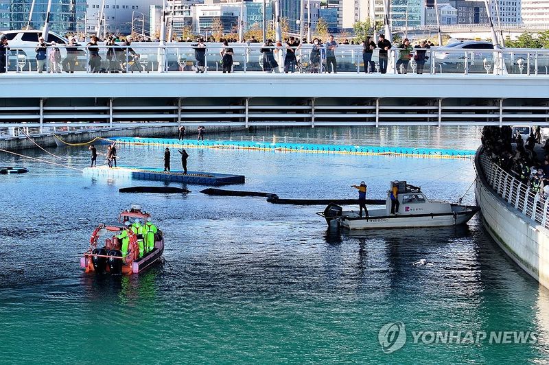 부캉이 3차 외해 유도작업 (출처=연합뉴스)
