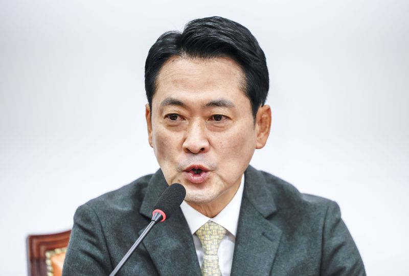 장동혁 국민의힘 대표가 22일 서울 여의도 국회에서 열린 최고위원회의에서 발언하고 있다.뉴시스