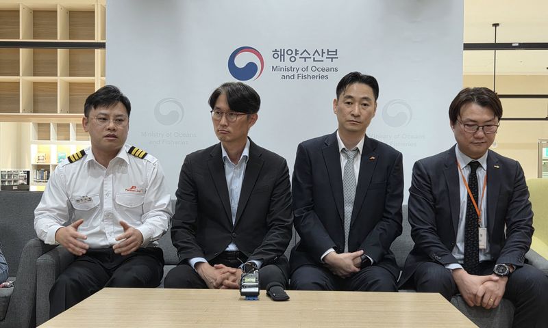 "유빙에 갇혀 해 뜨기만 기다렸다"… 북극항로 첫 시범운항 50일의 기록