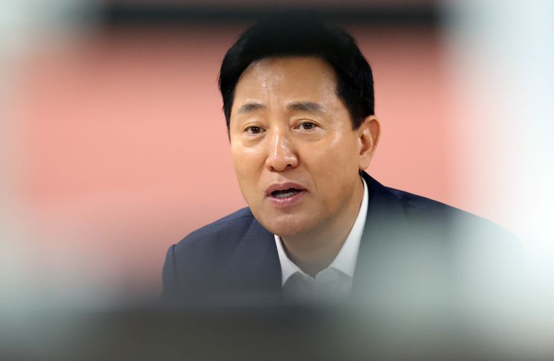 오세훈 서울시장이 21일 오후 서울 관악구 관악건강돌봄이음센터에서 열린 통합돌봄 현장방문 및 간담회에서 발언을 하고 있다. 뉴스1