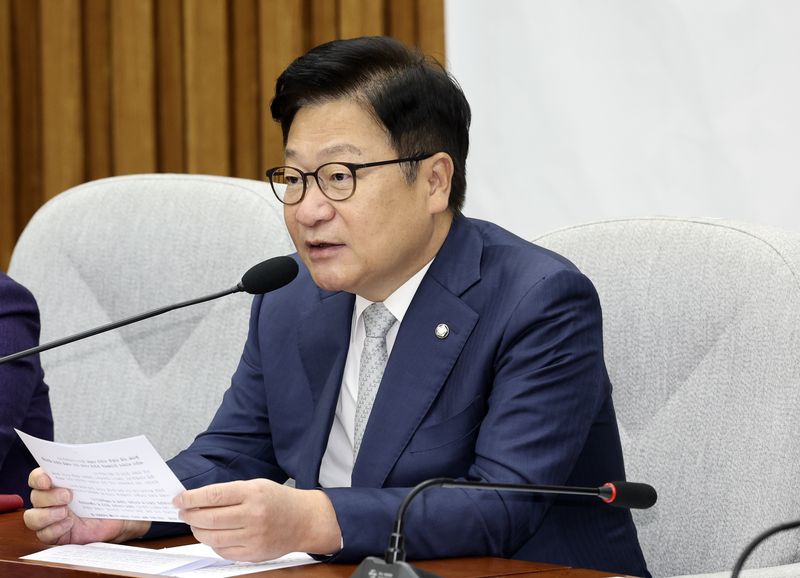 [서울=뉴시스] 최진석 기자 = 정점식 국민의힘 원내대표가 23일 여의도 국회에서 열린 국정감사대책회의에 참석해 발언하고 있다. 2026.10.23. myjs@newsis.com