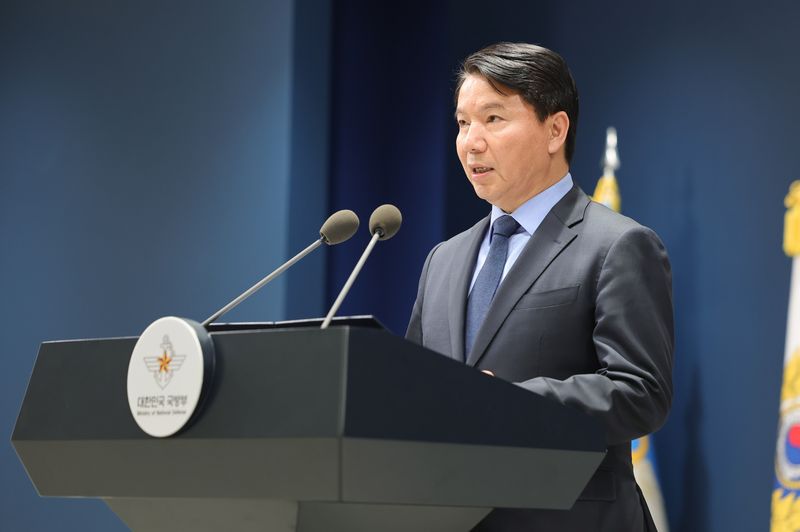 김홍철 국방정책실장이 23일 서울 용산구 국방부에서 DMZ 상황 관련 입장을 발표하고 있다. 연합뉴스