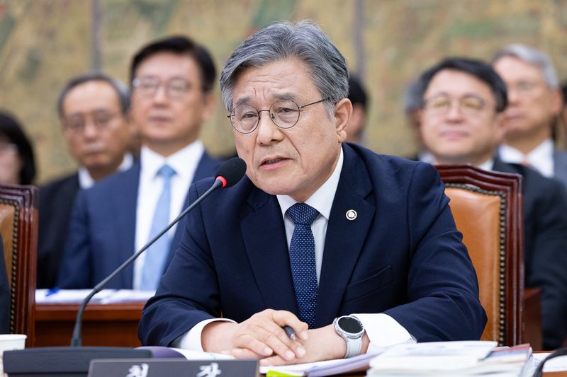 허민 국가유산청장이 23일 국회 문화체육관광위원회 종합 국정감사에서 의원 질의에 답하고 있다. 뉴스1
