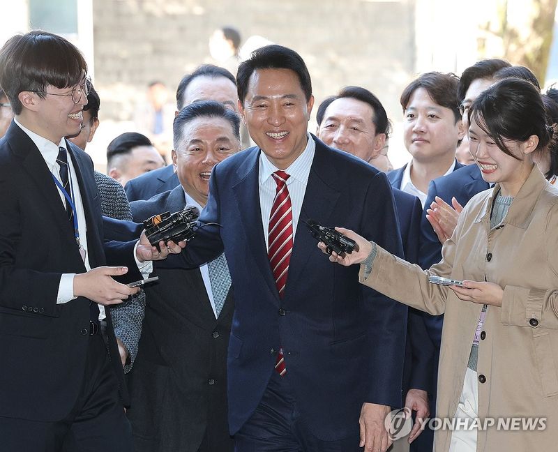 '운명의 날' 법정 향하는 오세훈 서울시장 (출처=연합뉴스)