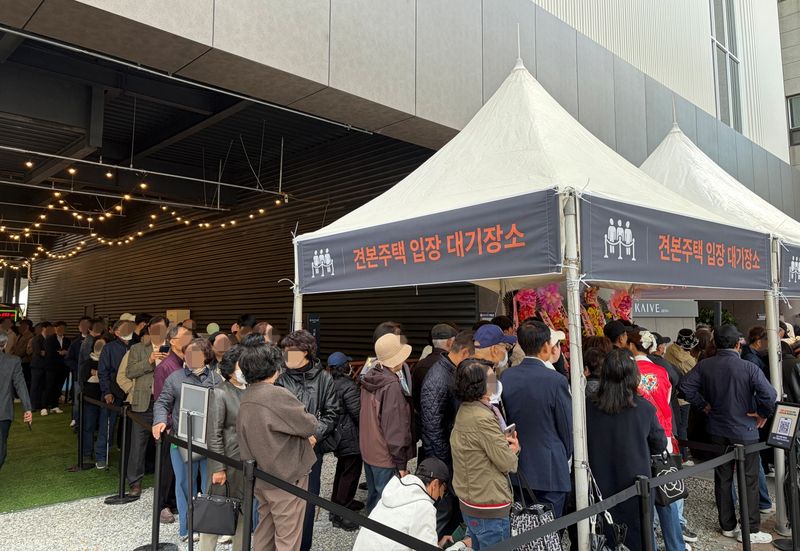 "같은 평형도 구조 따라 천차만별"…'계양신도시 카이브 유보라' 견본주택 개관 첫날 북새통