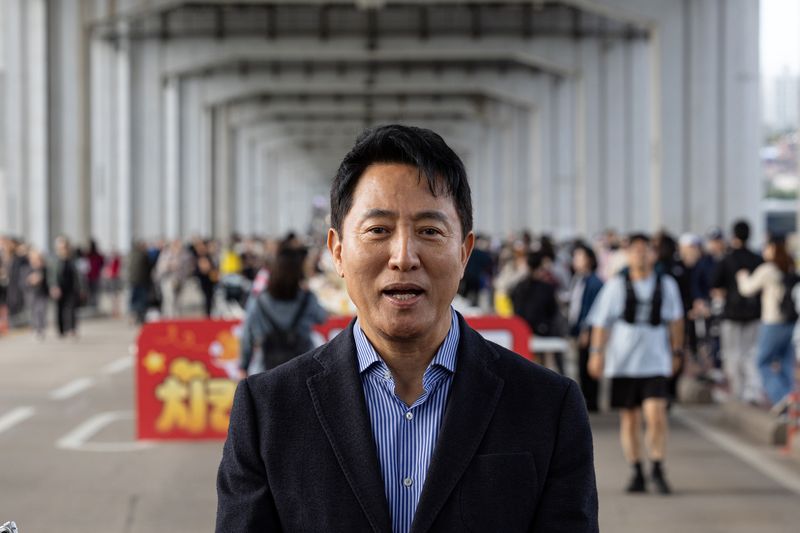 [서울=뉴시스] 김명년 기자 = 오세훈 서울시장이 25일 오후 보행전용교 전환 공사를 앞둔 서울 서초구 잠수교를 찾아 점검을 마친 뒤 발언하고 있다. (공동취재) 2026.10.25. photo@newsis.com