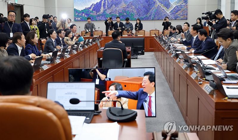 국회 운영위, 증인 채택 문제로 난항 (출처=연합뉴스)