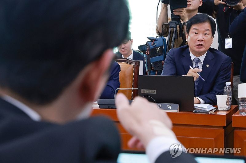 與 "'吳 무죄' 조희대 탄핵이 답"…국힘 "與, 제정신인가"