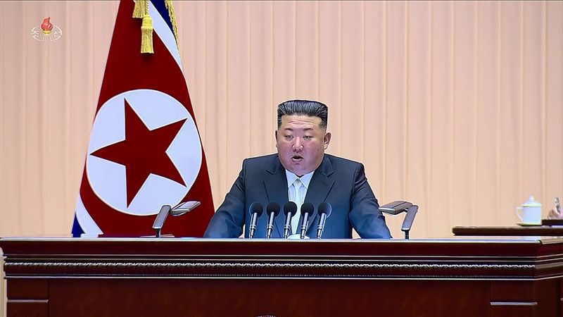 [서울=뉴시스] 이냐치오 카시스 스위스 외무장관은 이달 29일(현지 시간) 북한을 방문할 예정이라고 스위스 정부가 26일 발표했다. 사진은 북한 제15차 전국교원대회가 지난달 2일 평양에서 김정은 국무위원장이 참석한 가운데 개막한 모습. (사진=조선중앙TV 캡처) 2026.10.27. photo@newsis.com *재판매 및 DB 금지