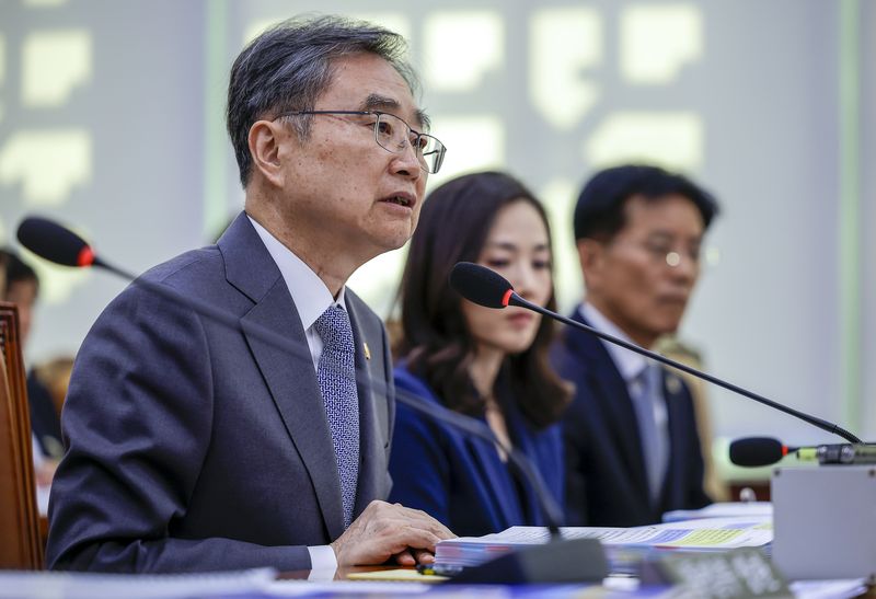 조현 외교부 장관이 27일 국회에서 열린 외교통일위원회의 종합감사에서 질문에 답하고 있다. 뉴시스