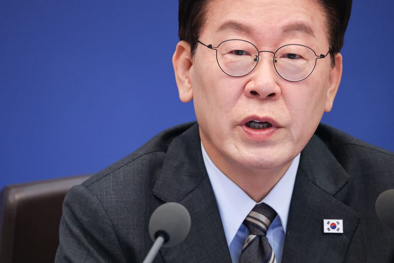 이재명 대통령이 지난 27일 청와대에서 열린 국무회의에서 발언을 하고 있다. 청와대통신사진기자단