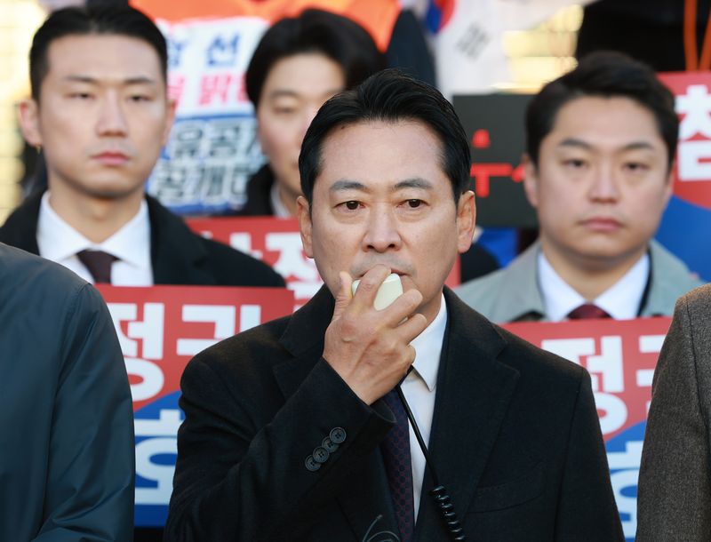 올공 투표지 공개 검증 현장 찾은 장동혁 
