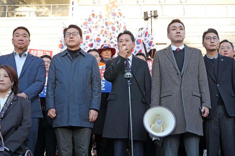 장동혁 국민의힘 대표가 28일 오전 서울 송파구 올림픽공원 핸드볼경기장 앞에서 선관위 특검 현장 검증 관련 기자회견을 하고 있다. 사진=박범준 기자