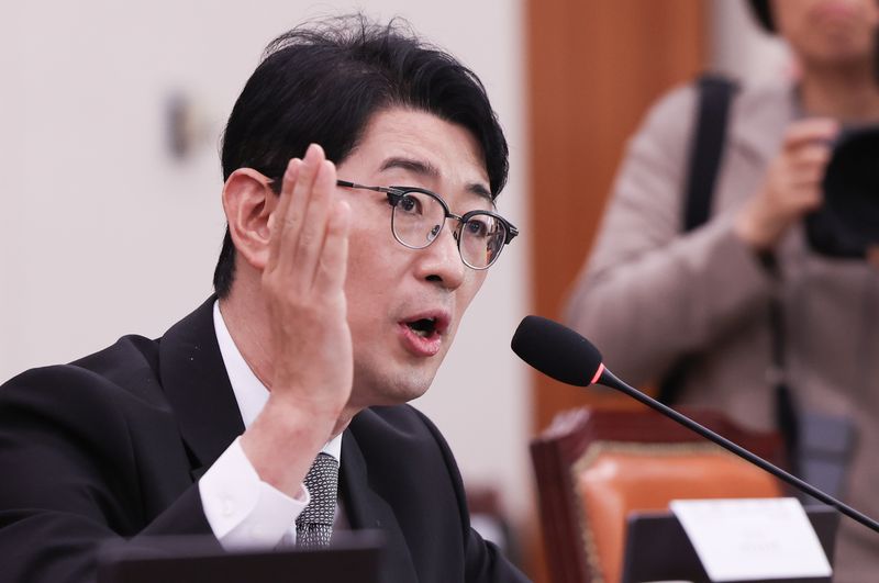 [서울=뉴시스] 김근수 기자 = 주진우 국민의힘 의원이 지난 26일 서울 여의도 국회 법제사법위원회(법무부 등) 종합 국정감사에서 김혜경 여사 골프 의혹 관련해 영상 재생이 거절되자 항의하고 있다. 2026.10.26. ks@newsis.com /사진=뉴시스