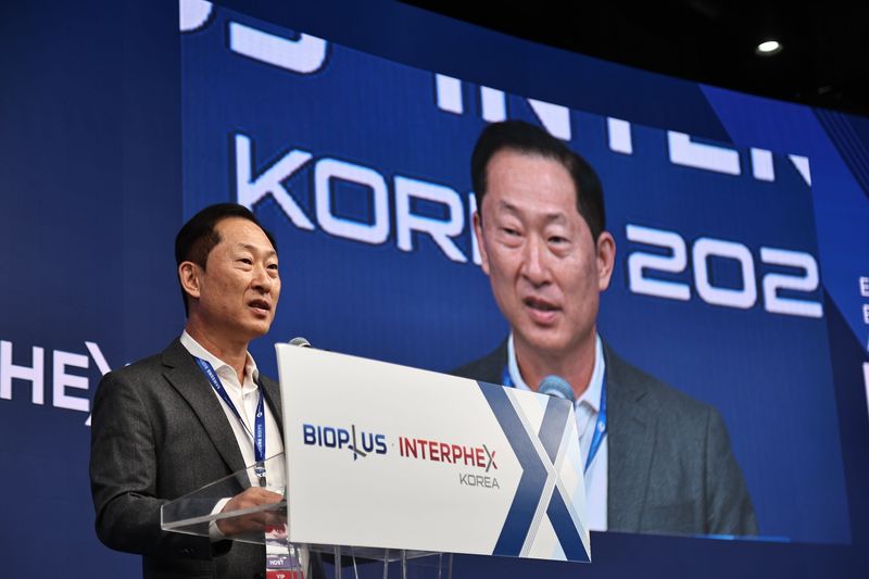 고한승 한국바이오협회 회장이 '바이오플러스-인터펙스 코리아 2026' 개막식에서 축사를 하고 있다. 한국바이오협회 제공