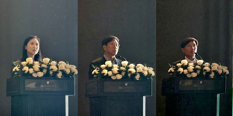 [호찌민=뉴시스] 권민지 기자 =28일 베트남 호찌민에서 열린 한세예스24그룹 '2026 글로벌 기업설명회(IR)'에서 최세라 예스24 대표(왼쪽), 이욱상 동아출판 대표, 성낙곤 한세모빌리티 사장(오른쪽)이 발표하고 있다. 2026.10.28. ming@newsis.com