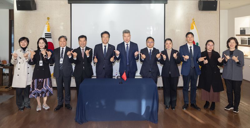 경기도교육청과 중국 저장성교육청이 28일 국제교류협력 양해각서를 체결했다. 경기도교육청 제공