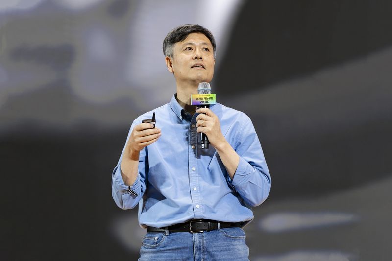 장병규 크래프톤 의장이 지난 28일 서울 코엑스에서 열린 '2026 정주영 창업경진대회'에서 '무한으로의 확장'을 주제로 기조연설을 하고 있다. 크래프톤 제공