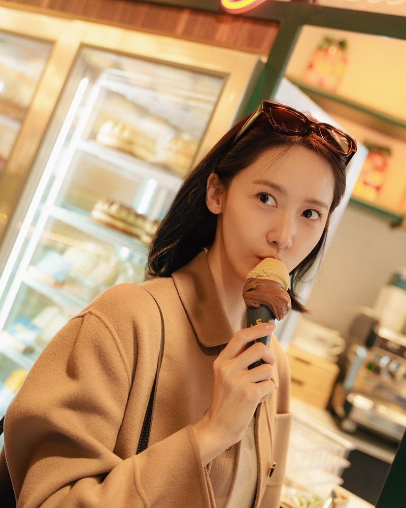 '밀라노 여행서 눈 동그랗게 뜬' 윤아…깜찍함 '한도 초과' [N샷]