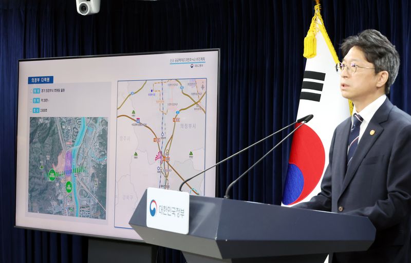 [서울=뉴시스] 박영태 기자 = 홍지선 국토교통부 장관이 29일 오전 서울 종로구 정부서울청사에서 주택 신속공급 방안 후속의 신규 공공택지 추진계획을 발표하고 있다. 2026.10.29. since1999@newsis.com