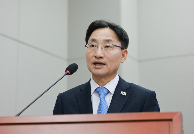 임광현 대통령 비서실장이 29일 국회 운영위원회에서 열린 대통령비서실, 국가안보실, 대통령경호처에 대한 국정감사에서 인사말을 하고 있다. 연합뉴스