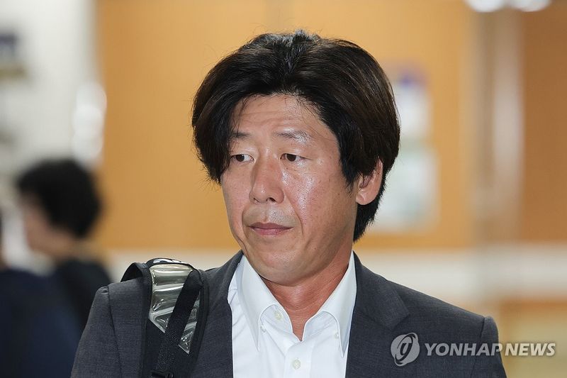 지난 9월 1일 서울 서초구 서울고등법원에서 남욱 변호사가 증인 출석을 위해 법정으로 향하고 있다. 연합뉴스