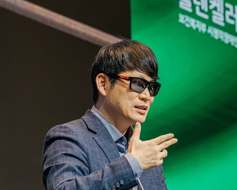 윤세웅 헬렌켈러센터 자조모임 회장
